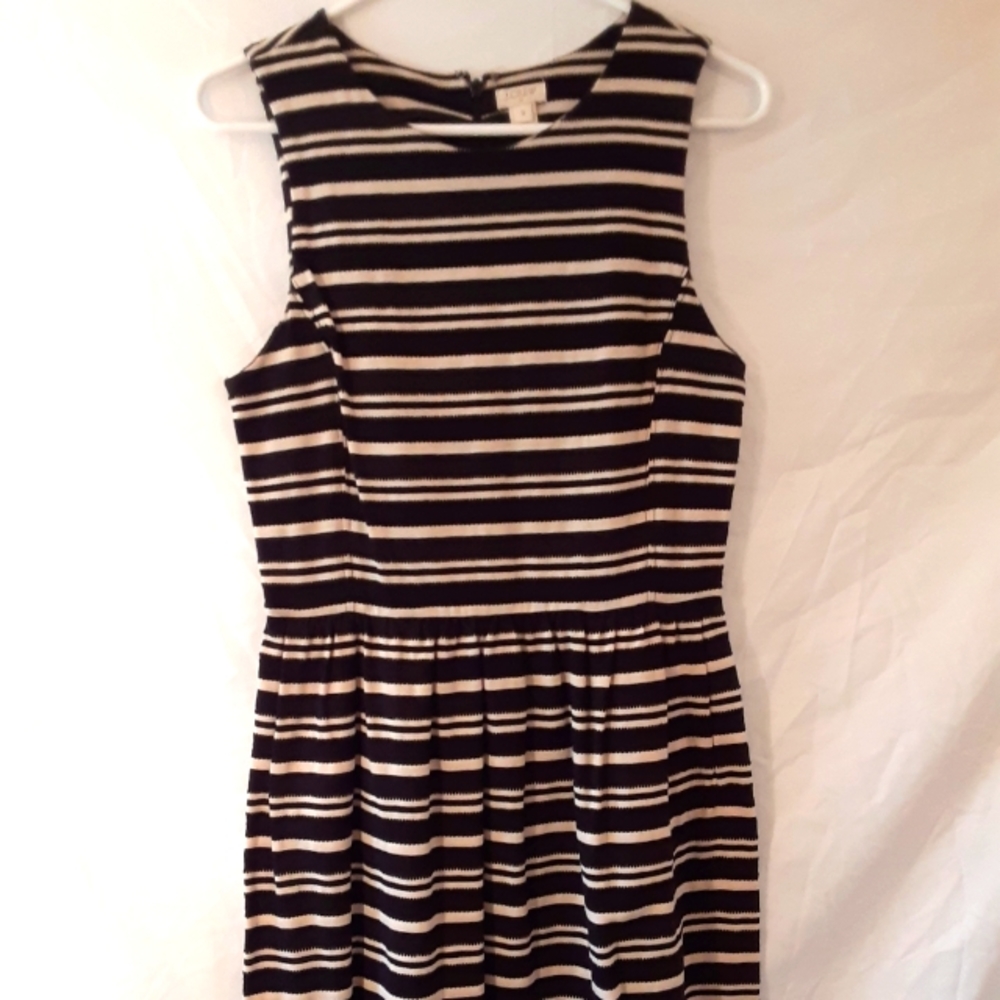 J. CREW pleated Ponte dress, Style #A5221, size Small.